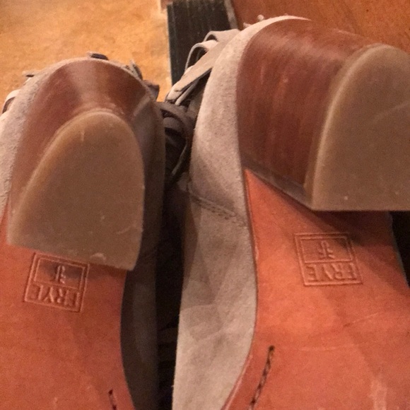 Women’s Frye Fringe Leather Booties - size 9 grey - Picture 7 of 8